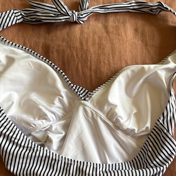 Striped Halter One-Piece Swimsuit - Picture 4 of 4